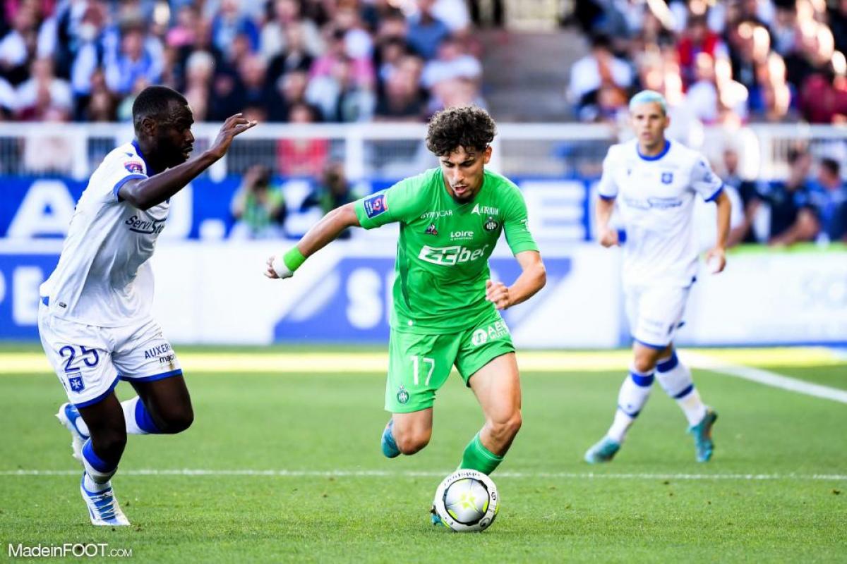 Ligue 2 : l'AS Saint-Étienne fait tomber l'AJ Auxerre (1-0) - ICI