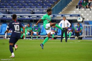Yvan Neyou, le milieu de terrain de l'AS Saint-Etienne.