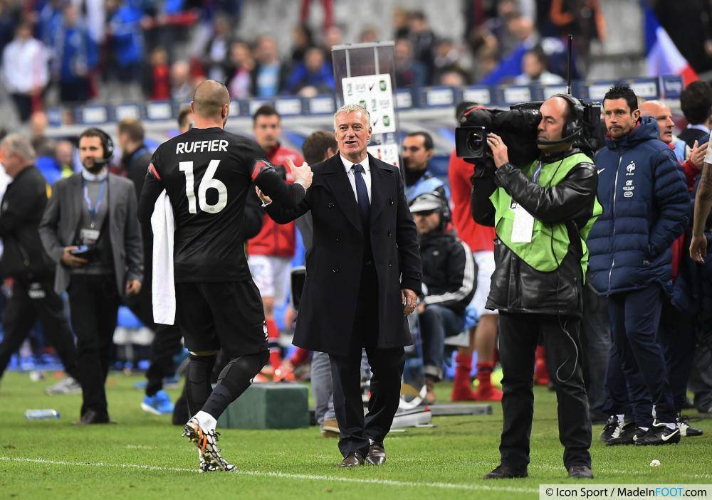 Stéphane Ruffier (ASSE) n'a pas été convoqué avec les Bleus.