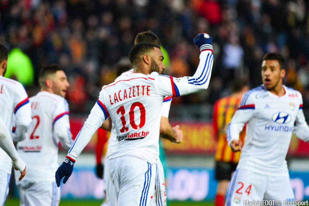 Alexandre Lacazette compte sur le derby face aux Verts pour remettre l'OL d'aplomb.