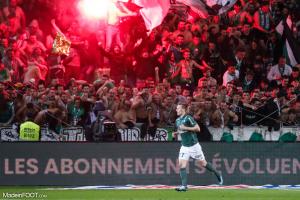 Beric avec le maillot de l'ASSE