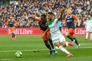 Denis Bouanga lors d'un match avec l'ASSE