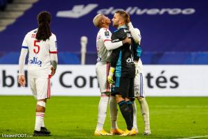 Les joueurs lyonnais célébrant une victoire