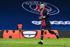 Neymar avec le maillot de Paris