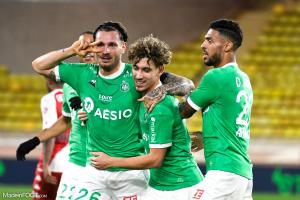 Les joueurs stéphanois célébrant un but
