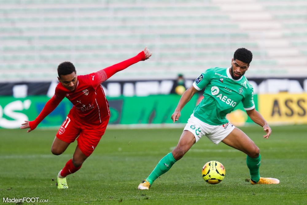L'AS Saint-Etienne et le Nîmes Olympique se sont quittés dos à dos (2-2), ce dimanche après-midi en Ligue 1.