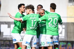 Les joueurs stéphanois célébrant un but