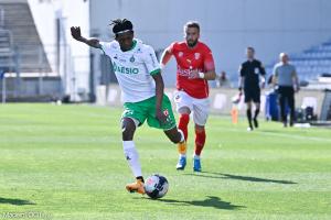 Yvan Neyou, le milieu de terrain de l'AS Saint-Etienne.
