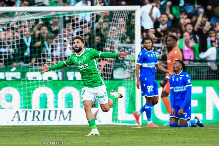 ASSE - Zuriko Davitashvili Voit Triple Et Offre La Victoire à L'ASSE ...