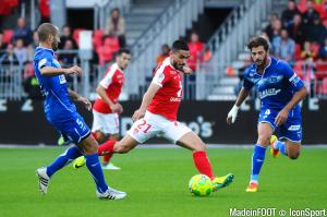 Maupay cartonne